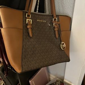 Michael kors tote